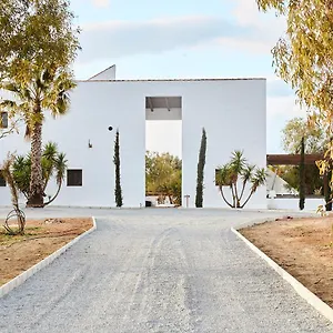Calmas Boutique & Retreats Hotel